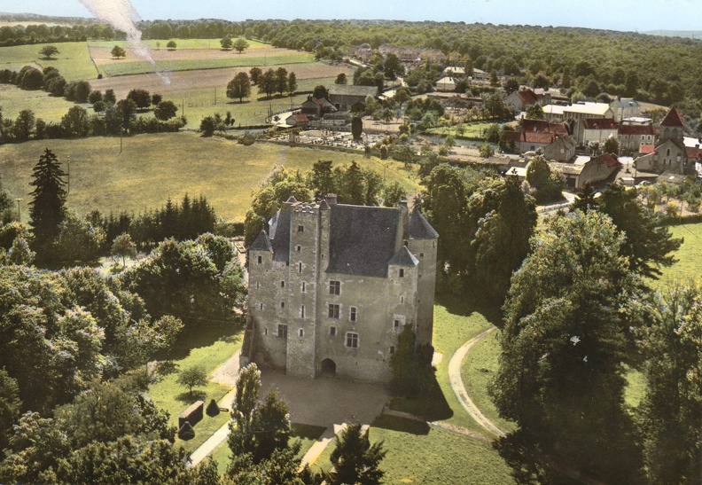 Chevenon_Château vue aérienne.jpg