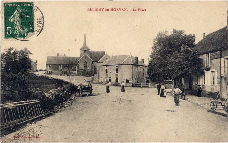 Alligny-en-Morvan_place.jpg