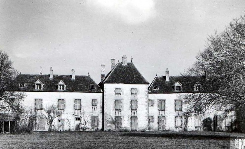 Azy le Vif Château du Rond du Perray.jpg