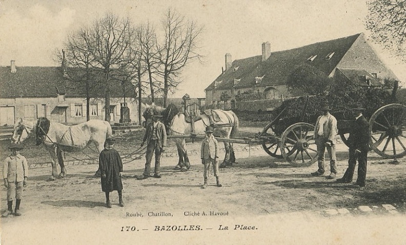 Bazolles_La_place.jpg
