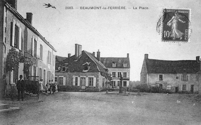 Beaumont la Ferrière place