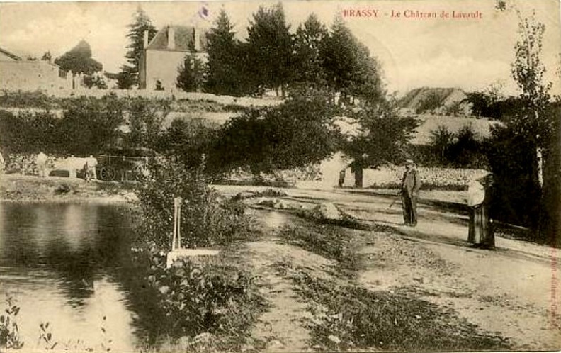 Brassy chateau de Lavault.jpg