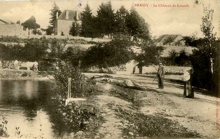 Brassy chateau de Lavault