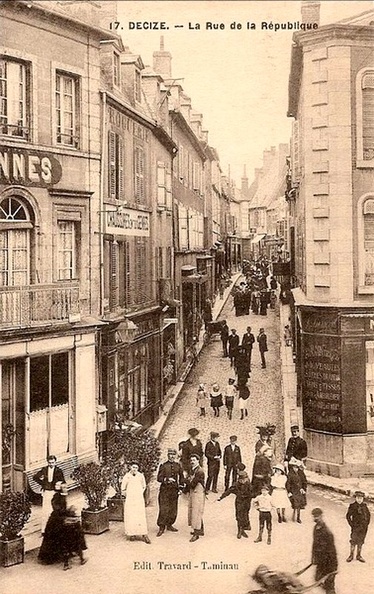 Decize rue de la république 1910.jpg