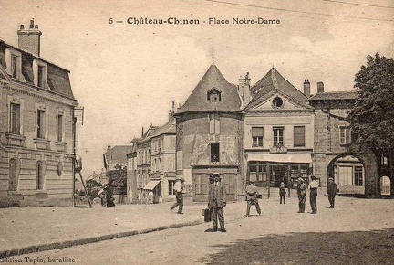 Château-Chinon Place Notre-Dame2