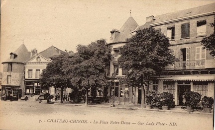 Château-Chinon Place Notre-Dame3