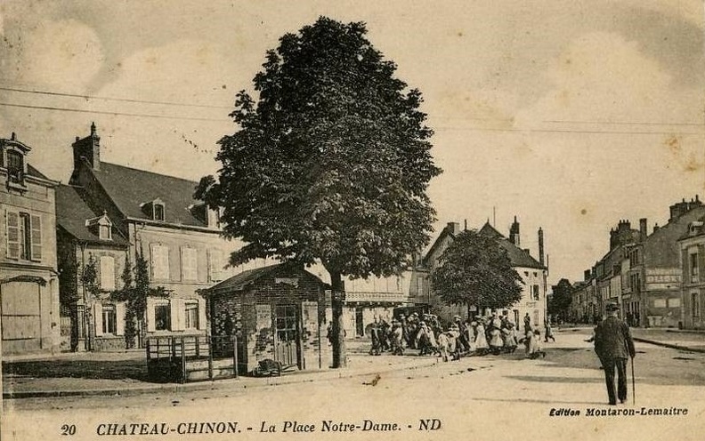 Château-Chinon_Place Notre-Dame6.jpg