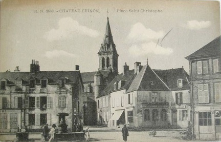 Château-Chinon Place Saint-Christophe4