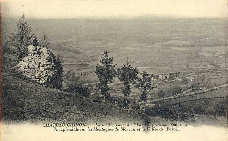 Château-Chinon_Vue sur les montagnes du Morvan et la vallée du Bazois.jpg