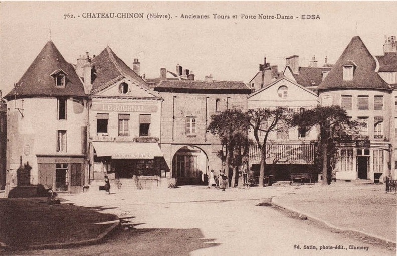 Château-Chinon_Anciennes tours et Porte Notre-Dame.jpg