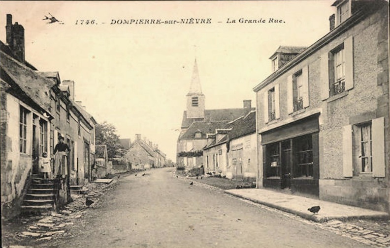 Dompierre sur Nièvre grande rue.jpg