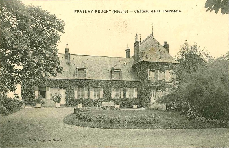Frasnay Reugny chateau Touriterie