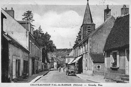 Chateauneuf-Val-de-Bargis Grande rue