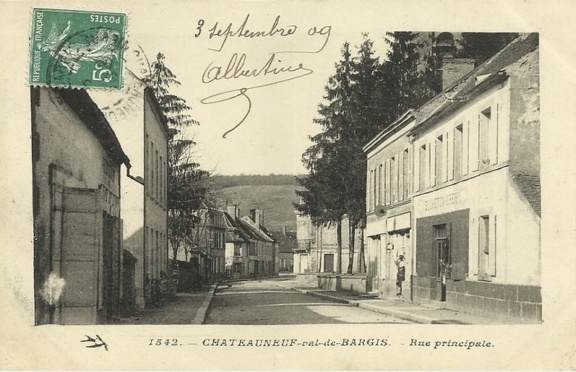 Chateauneuf-Val-de-Bargis Rue principale