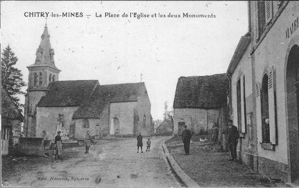Chitry-les-Mines Place de l'église-Monuments aux morts