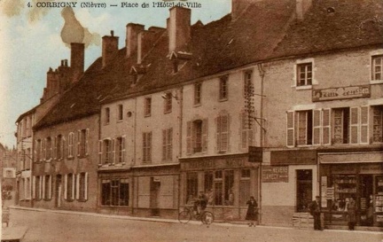Corbigny Place de l'Hôtel de Ville