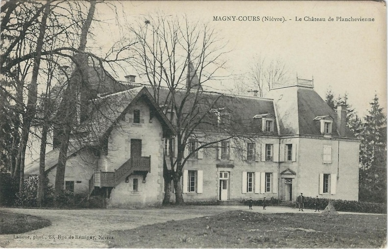 Magny Cours_Château de Planchevienne.jpg