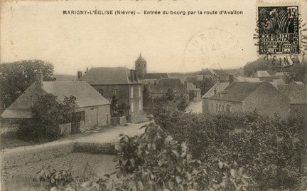 Marigny l'Eglise Entrée du bourg par la route d'Avallon
