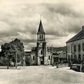 Mhère Place et église