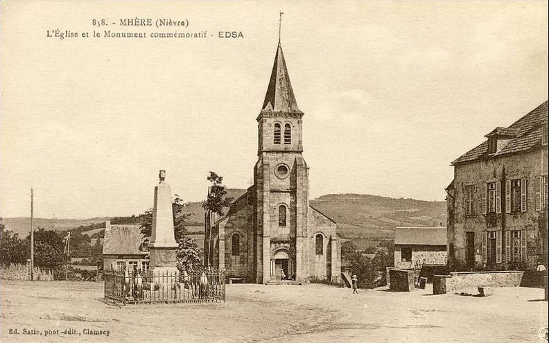 Mhère_Eglise et monument commémoratif.jpg