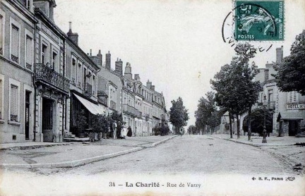 La Charité sur Loire rue de Varzy