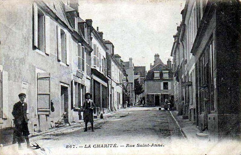 La_Charité_sur_Loire rue Saint Anne.jpg