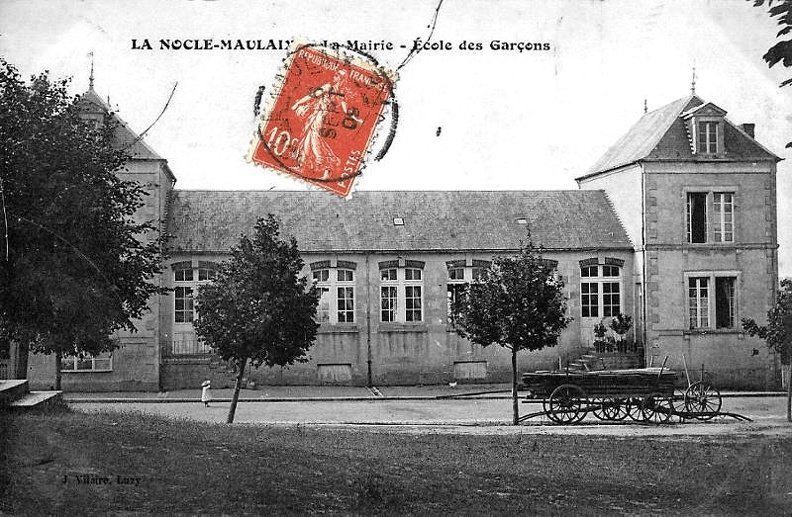 La_Nocle_Maulaix_Mairie_école_des_garçons.jpg