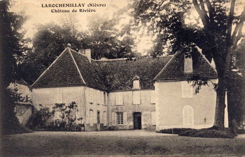 Larochemillay chateau de Rivière.jpg