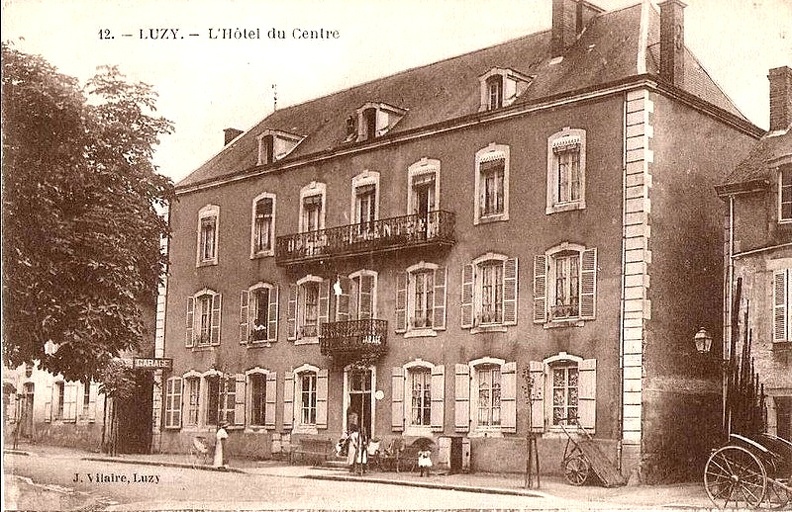 Luzy hotel du Centre 3