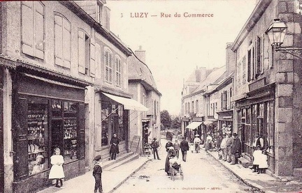 Luzy rue du Commerce 3