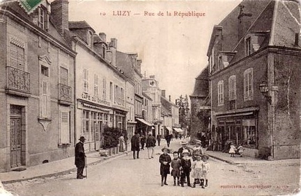 Luzy rue du la République 1