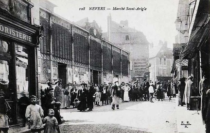 Nevers marché Saint Arigle