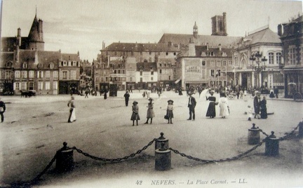Nevers place Carnot