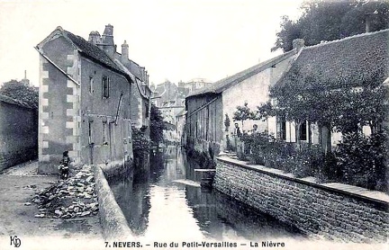 Nevers rue du Petit Versailles