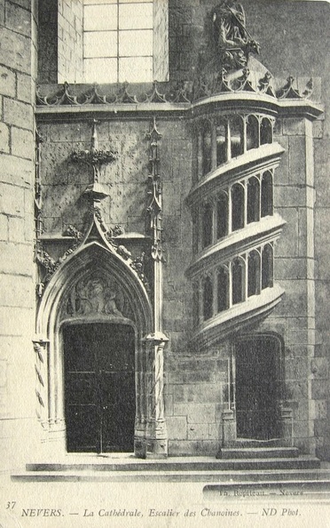 Nevers cathédrale 1.jpg