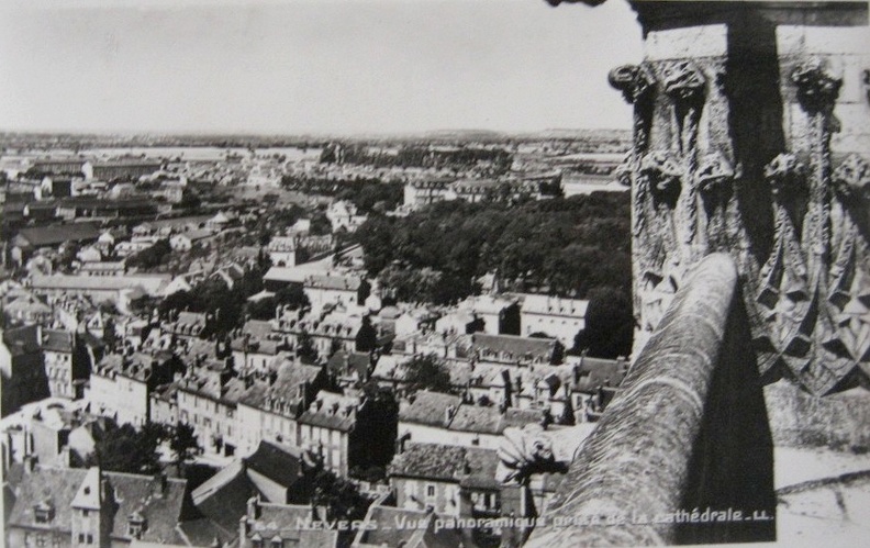 Nevers cathédrale 3.jpg