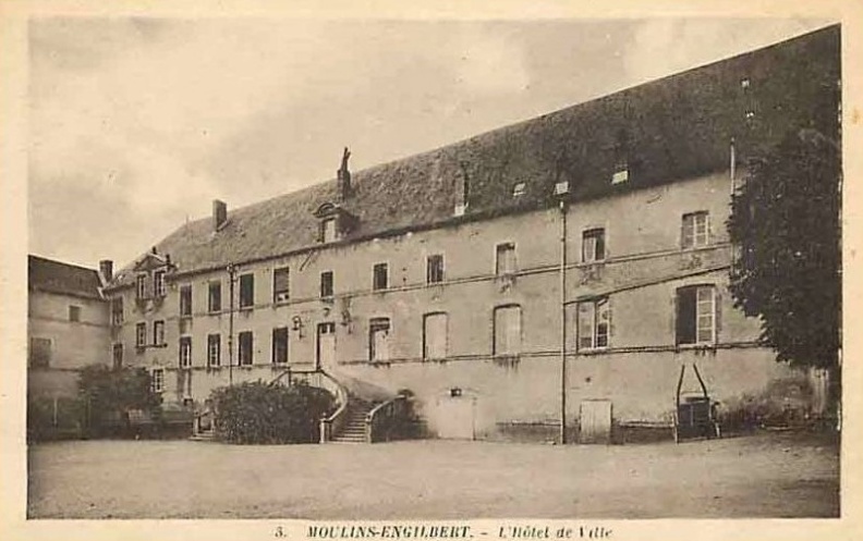Moulins Engilbert_Hôtel de Ville.jpg