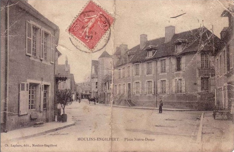 Moulins Engilbert_Place Notre-Dame.jpg