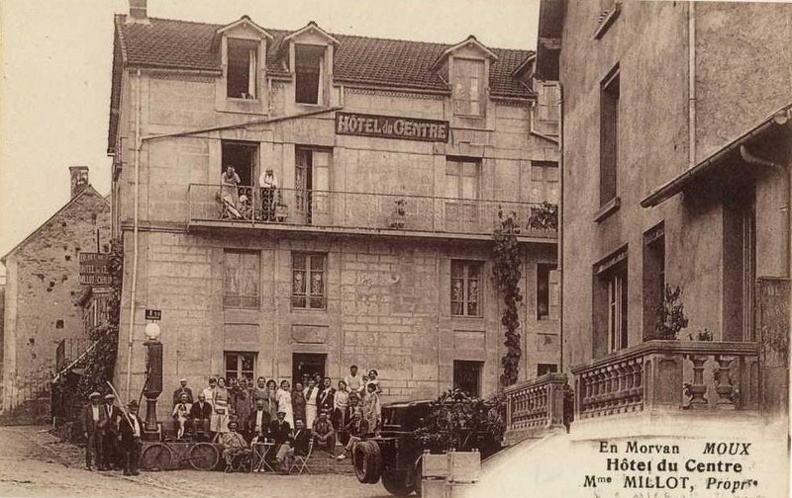 Moux_Hôtel du centre1.jpg
