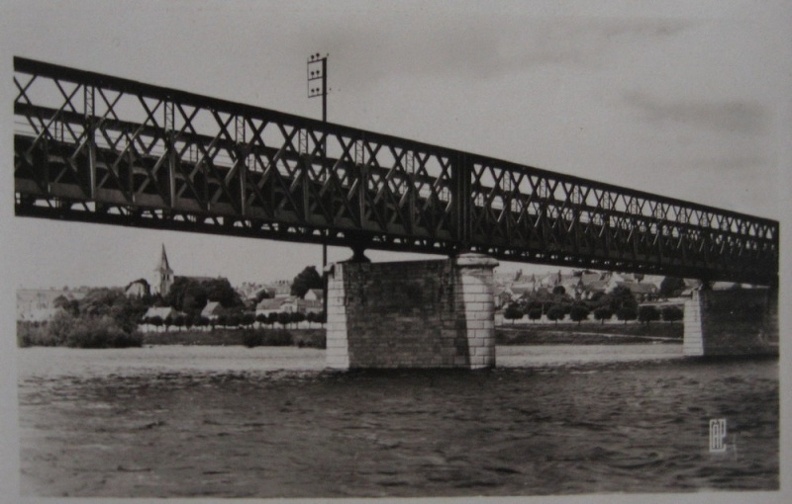 Pouilly sur Loire_Grand pont.jpg