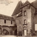 Prémery Cour d'honneur et donjon de l'ancien château des ducs de Nevers