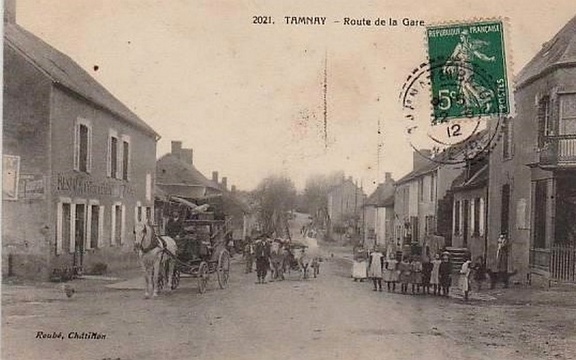 Tamnay en Bazois Route de la gare