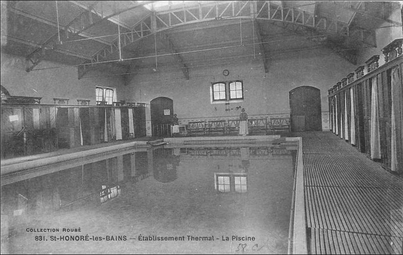 Saint Honoré les Bains_Etablissement thermal piscine1.jpg