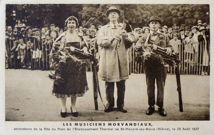 Saint Honoré les Bains Musiciens animateurs de la fête de l'établissement thermal -22 août 1937