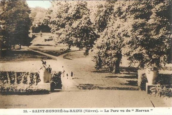 Saint Honoré les Bains Parc vu du Morvan