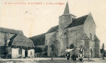 Saint Laurent l'Abbaye Place et église