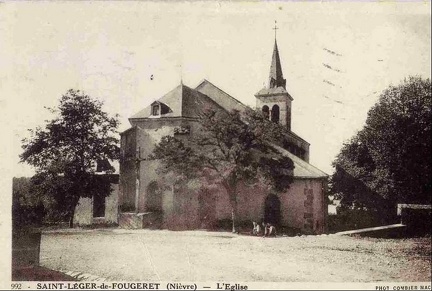 Saint Léger de Fougeret Eglise1