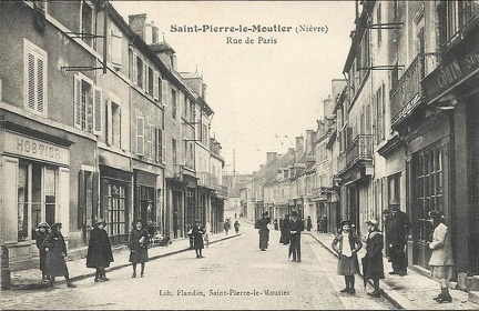 Saint Pierre le Moûtier Rue de Paris