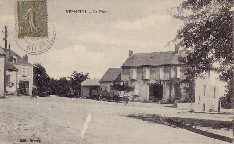 Verneuil place.jpg