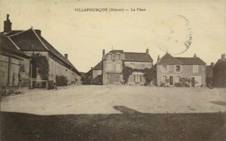 Villapourçon place.jpg